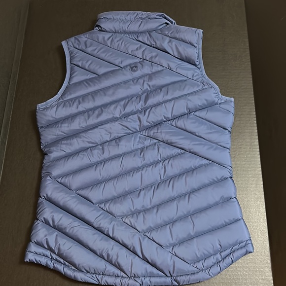 Marmot Vest - Ladies Size S - 700 Fill - Picture 3 of 3